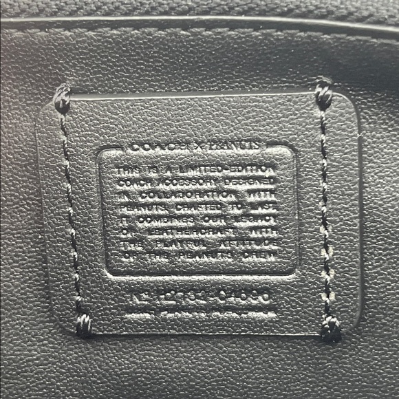 Coach x Peanuts Snoopy Zip Around Wallet Wristlet - Picture 7 of 7